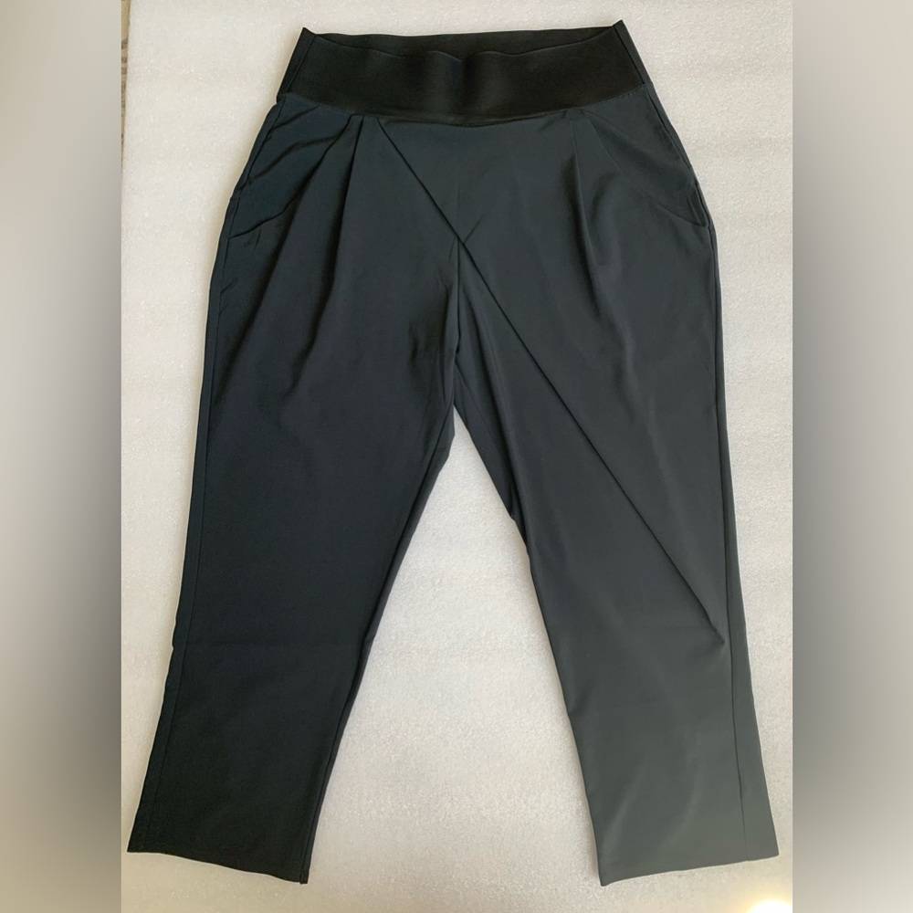 NEW Columbia Women’s Athletic Capris, XS Size